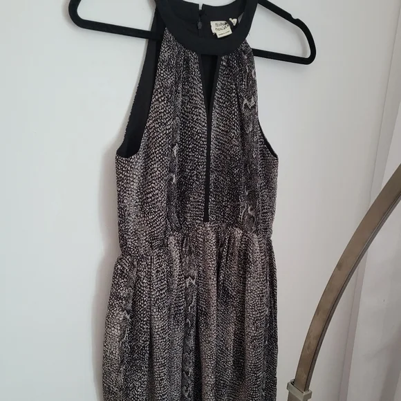 Dress - Picture 5 of 12